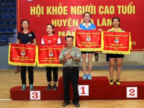 Hơn cả ngày hội…