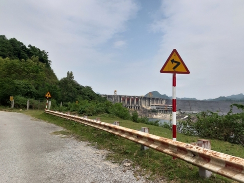 Thị trấn Na Hang, huyện Na Hang, tỉnh Tuyên Quang: Ra thông báo các hộ di dời để thu hồi đất, không căn cứ quy định của pháp luật