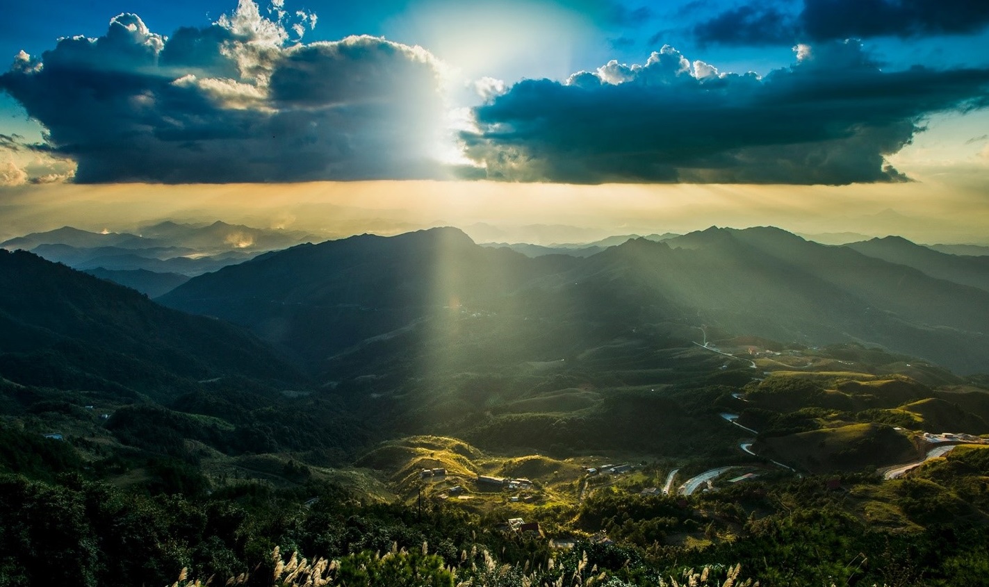 Để ph&aacute;t triển du lịch, Mẫu Sơn cần một c&uacute; h&iacute;ch. Đ&oacute; l&agrave; sự v&agrave;o cuộc của những nh&agrave; đầu tư chuy&ecirc;n nghiệp, c&oacute; t&acirc;m, c&oacute; tầm để gọt dũa kho b&aacute;u khổng lồ m&agrave; thi&ecirc;n nhi&ecirc;n đ&atilde; ban tặng cho Mẫu Sơn h&agrave;ng trăm năm qua th&agrave;nh những tuyệt t&aacute;c nghệ thuật xứng tầm.