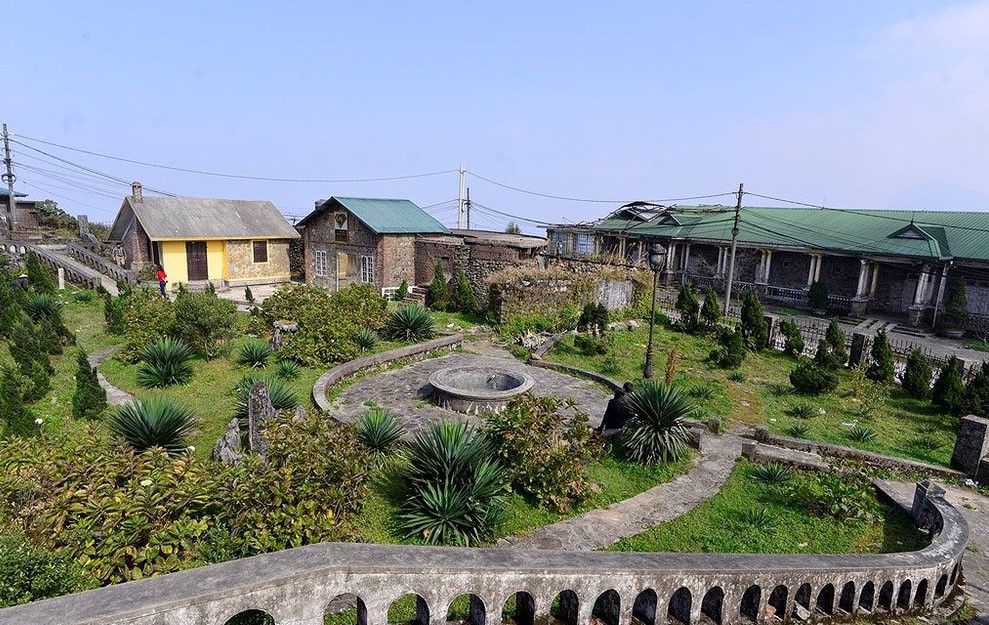 Cuối th&aacute;ng 9 vừa qua, UBND tỉnh Lạng Sơn đ&atilde; trao chứng nhận đầu tư quần thể Khu du lịch sinh th&aacute;i Mẫu Sơn cho Tập đo&agrave;n Sun Group.