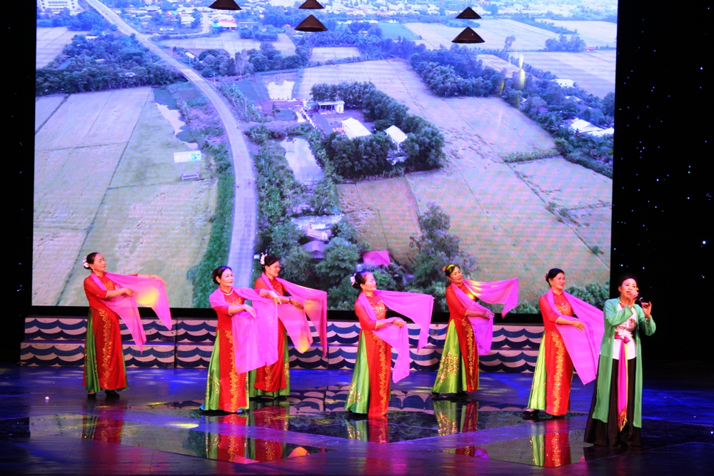 Nên có nhiều cuộc giao lưu văn nghệ như thế