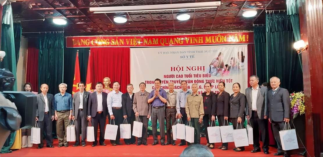 Thái Nguyên: Biểu dương NCT tiêu biểu trong tuyên truyền chính sách dân số