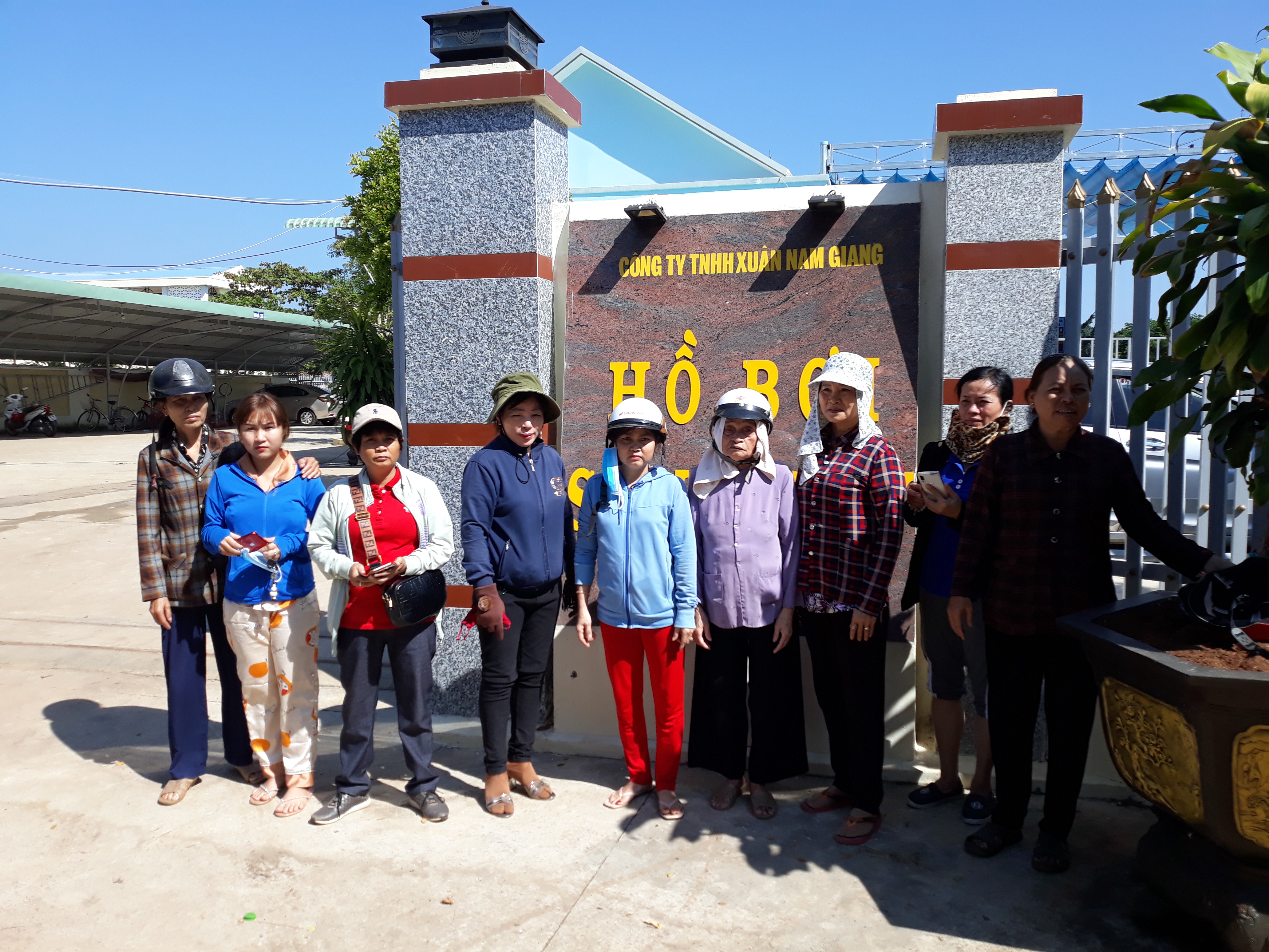 Người d&acirc;n bất b&igrave;nh phản đối biến đất c&ocirc;ng vi&ecirc;n th&agrave;nh đất dự &aacute;n 49 năm c&oacute; kinh doanh thu tiền.