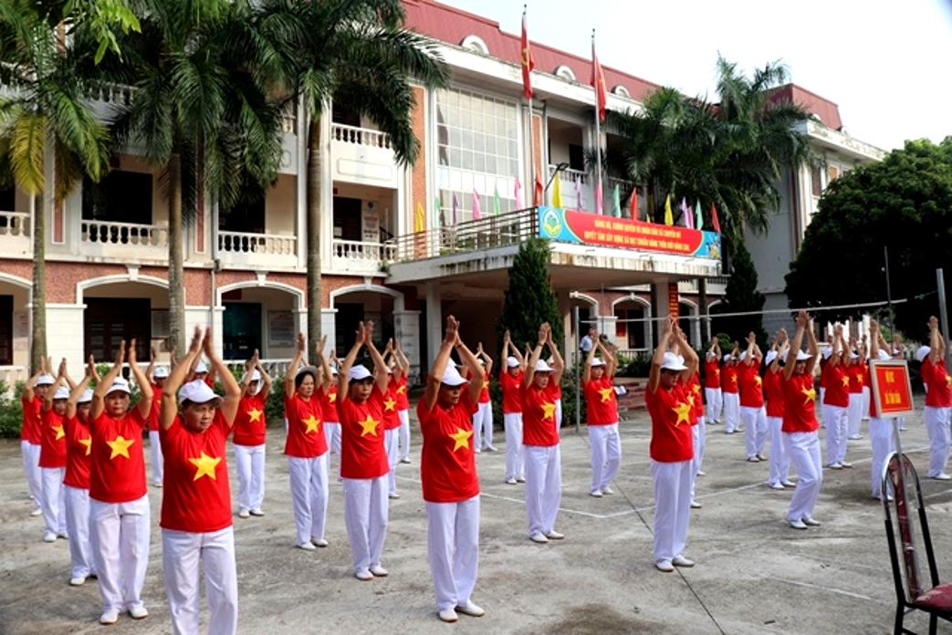 B&agrave;i tập dưỡng sinh của NCT huyện Ph&uacute; Xuy&ecirc;n