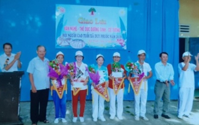 Hội NCT x&atilde; Duy Phước tổ chức giao lưu văn nghệ, TDDS, cờ tướng