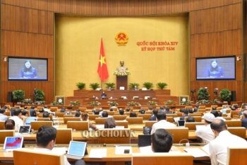 Kì họp thứ 8, Quốc hội khóa XIV: Xem xét thông qua Nghị quyết chung về công tác tư pháp