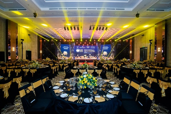 Cộng đồng mạng phỏng đoán nơi Đông Nhi và Ông Cao Thắng trao nhẫn cưới