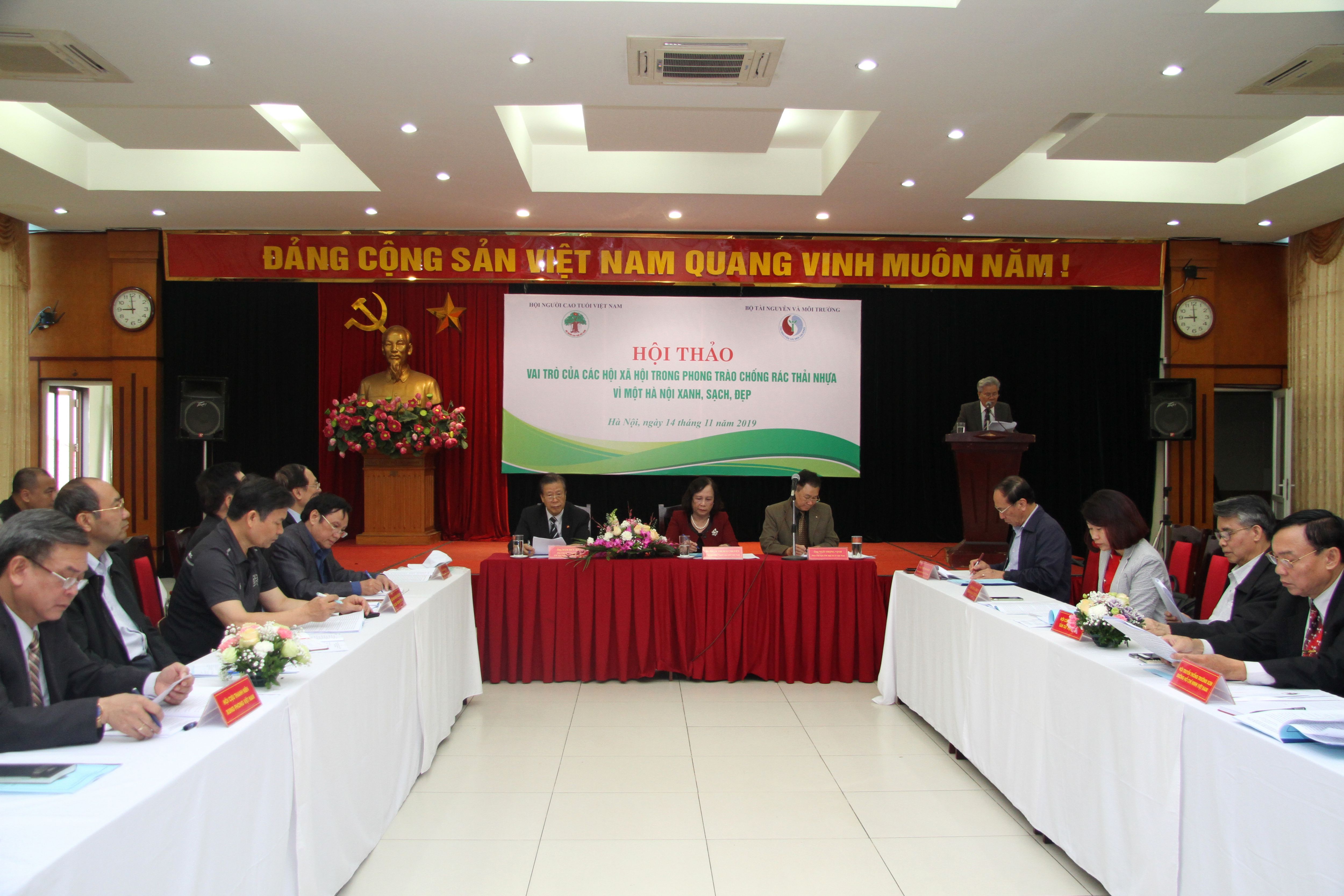 Đại biểu tham luận