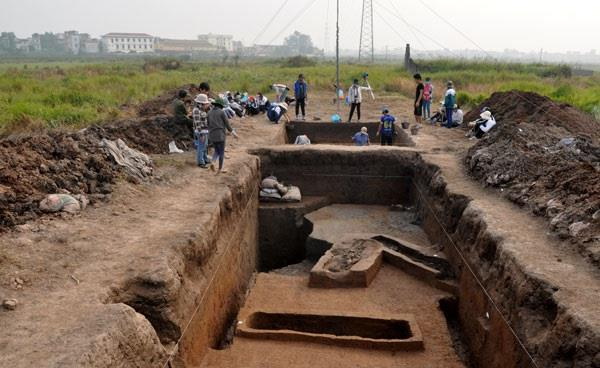 Hố khai quật tại cụm di chỉ Vườn Chuối. Nguồn: H&agrave; Nội Mới