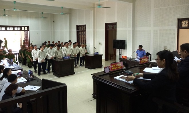 C&aacute;c bị c&aacute;o tại phi&ecirc;n t&ograve;a