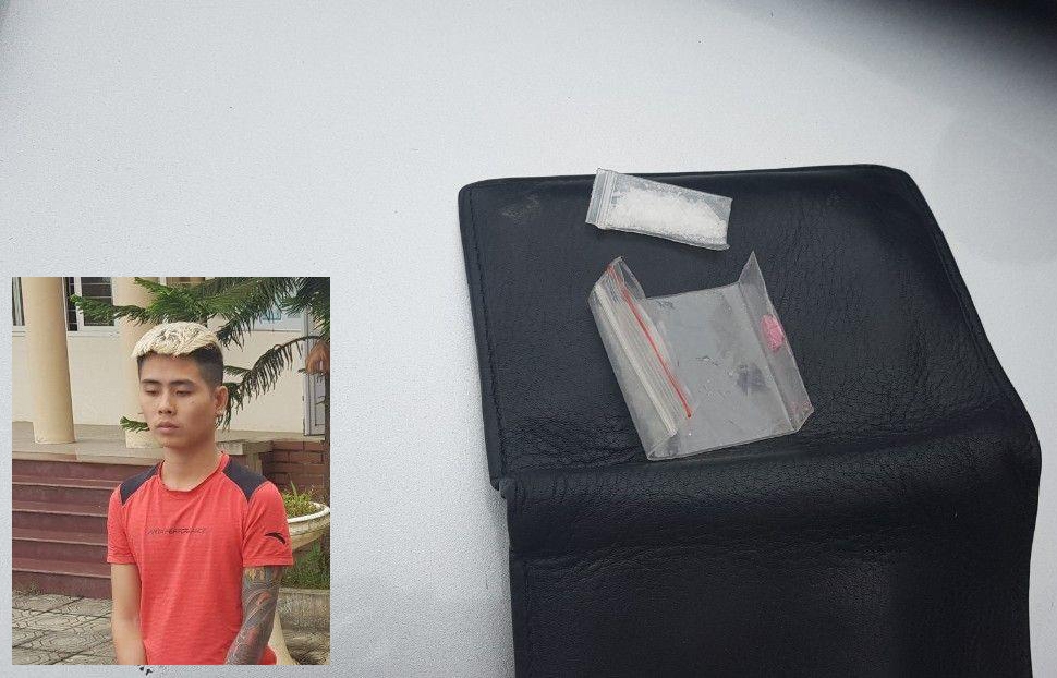 Phạm &Aacute;nh Ngọc (ảnh nhỏ) v&agrave; tang vật của vụ &aacute;n.