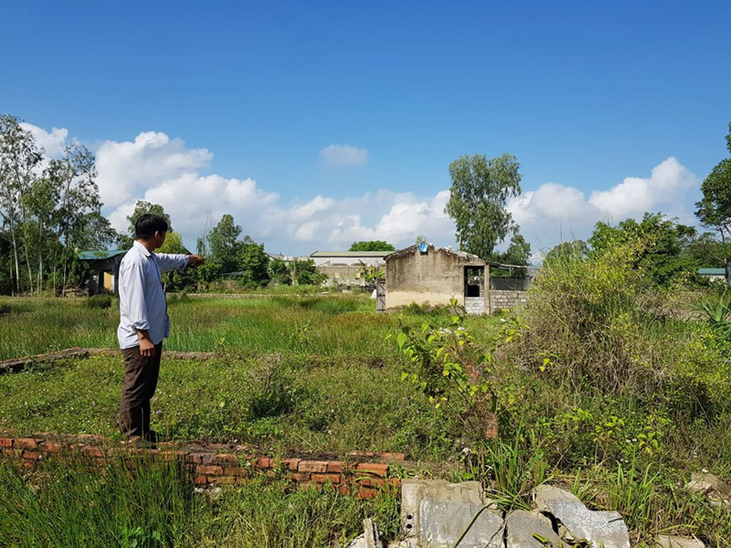 Người d&acirc;n bức x&uacute;c tố c&aacute;o một số c&aacute;n bộ cố t&igrave;nh l&agrave;m sai lệch hồ sơ v&agrave; chiếm đất tại x&atilde; T&acirc;n Trường.