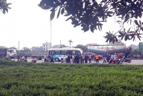 Hải Dương: Tài xế tử vong trong cabin xe buýt