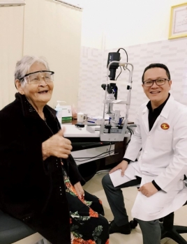 "Giàu hai con mắt"