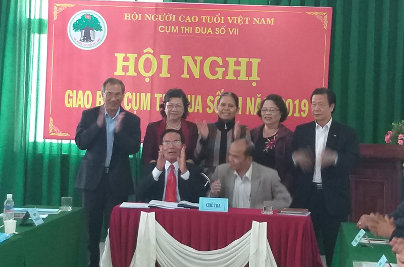 Hội Người cao tuổi tỉnh Đắk N&ocirc;ng trưởng cụm thi đua số 7 năm 2019 chuyển giao nhiệm vụ cụm trưởng cụm thi đua số 7 năm 2020 cho Hội Người cao tuổi tỉnh L&acirc;m Đồng