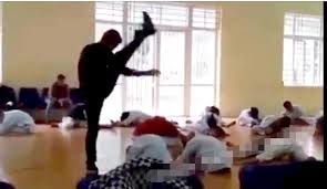 Người dạy v&otilde; kiểu