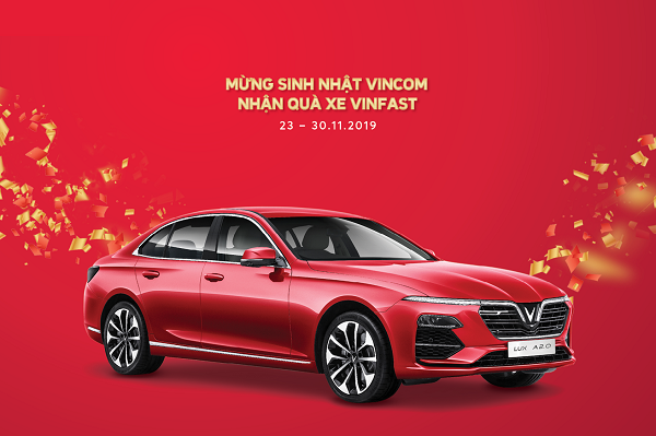 Chiếc sedan 5 chỗ mang thương hiệu xe Việt VinFast Lux A2.0 với thiết kế thời thượng v&agrave; hiện đại l&agrave; m&oacute;n qu&agrave; tri &acirc;n đặc biệt Vincom d&agrave;nh tặng kh&aacute;ch h&agrave;ng nh&acirc;n kỷ niệm 15 năm th&agrave;nh lập