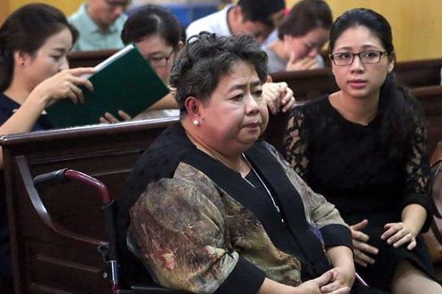Lần thứ tư ra ra t&ograve;a nữ đại gia Hứa Thị Phấn bị tuy&ecirc;n phạt th&ecirc;m 20 năm t&ugrave;