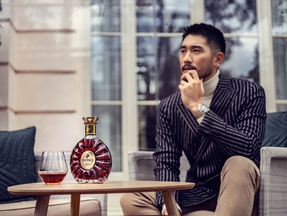 Làng giải trí Trung Quốc và thế giới chấn động trước tin nam tài tài tử