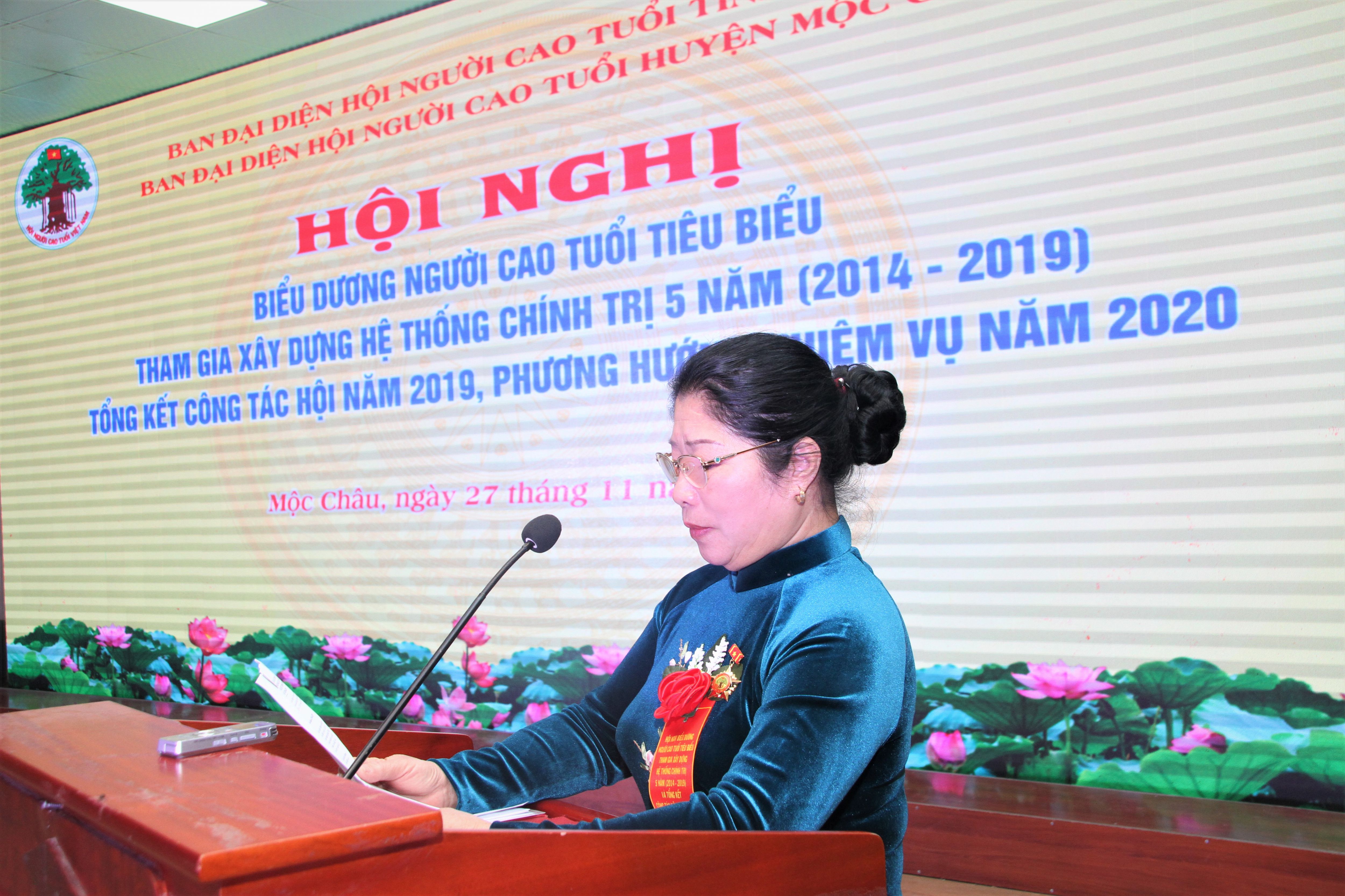 B&agrave; Nguyễn Thị Tiện, Ph&oacute; Trưởng ban Thường trực BĐD Hội NCT huyện b&aacute;o c&aacute;o kết quả hoạt động