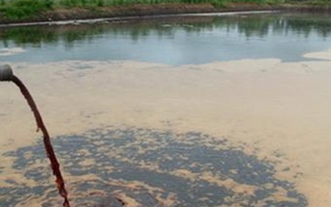 Tình trạng xả thải khi chưa được c&acirc;́p phép di&ecirc;̃n ra tại nhi&ecirc;̀u địa phương. (Ảnh: I.E)