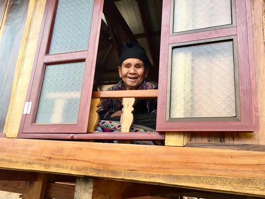 Huyện Quan Sơn, Thanh Hóa: Niềm vui của bà con bản Sa Ná khi về nhà mới