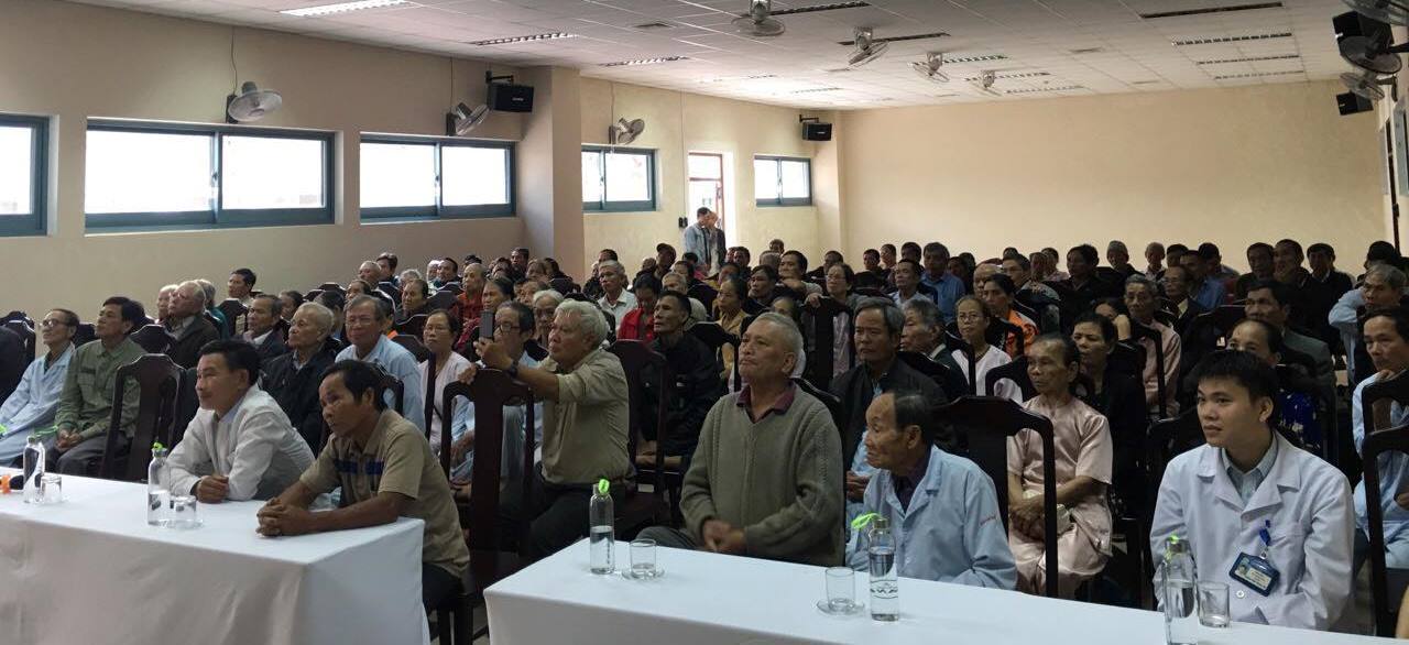 Người d&acirc;n v&agrave; c&aacute;c bệnh nh&acirc;n tr&ecirc;n địa b&agrave;n tỉnh Thừa Thi&ecirc;n Huế được phổ biến, n&acirc;ng cao kiến thức về c&aacute;c căn bệnh h&ocirc; hấp.