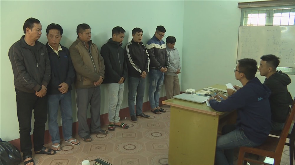 C&aacute;c đối tượng tại cơ quan C&ocirc;ng an. Ảnh LX