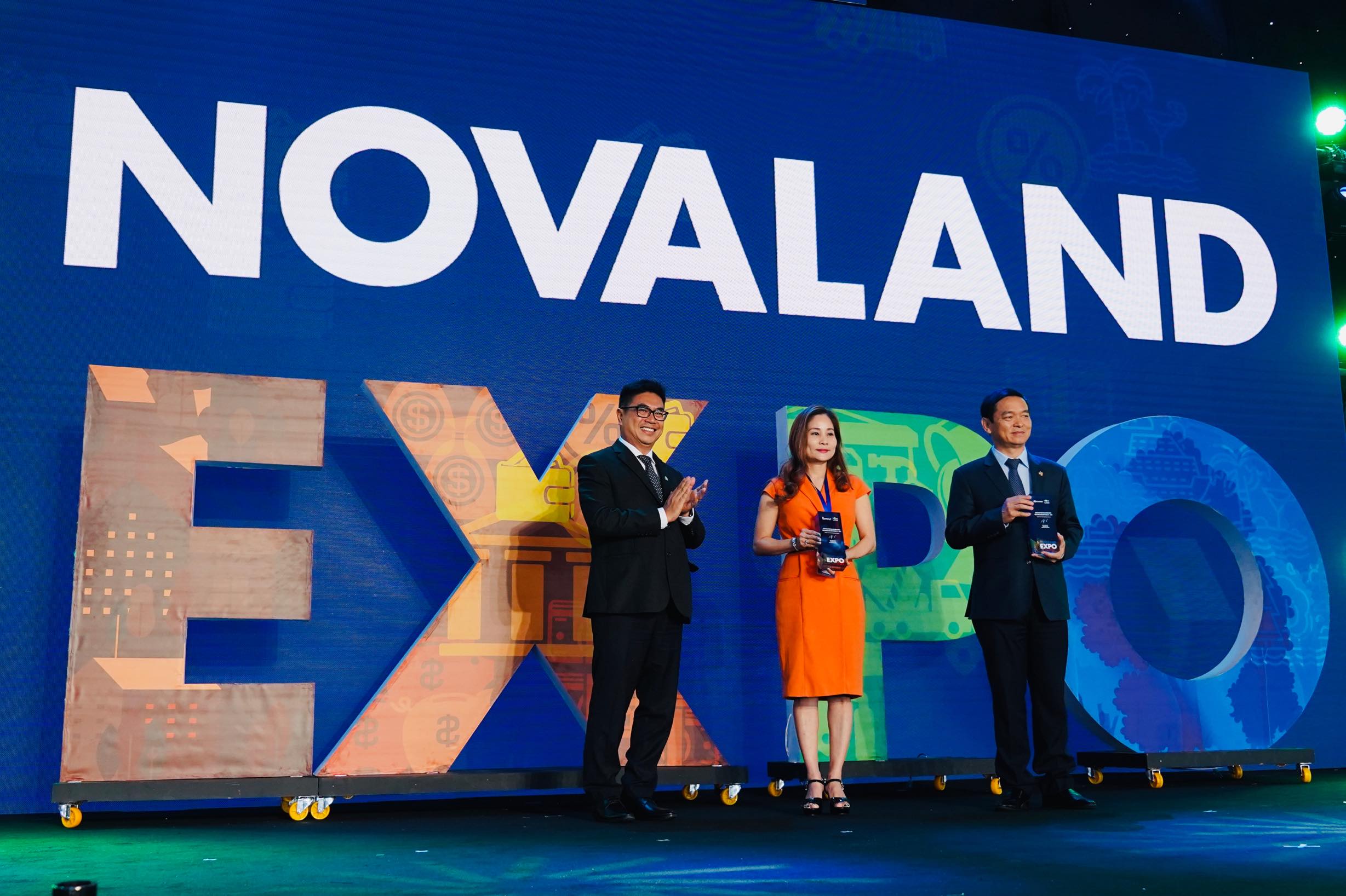 Đại diện Tập đo&agrave;n Novaland tri &acirc;n c&aacute;c đối t&aacute;c chiến lược đồng h&agrave;nh c&ugrave;ng Novaland Expo th&aacute;ng 12/2019