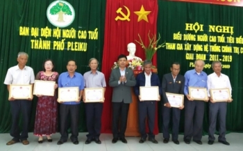 "Người đày tớ nhân dân"