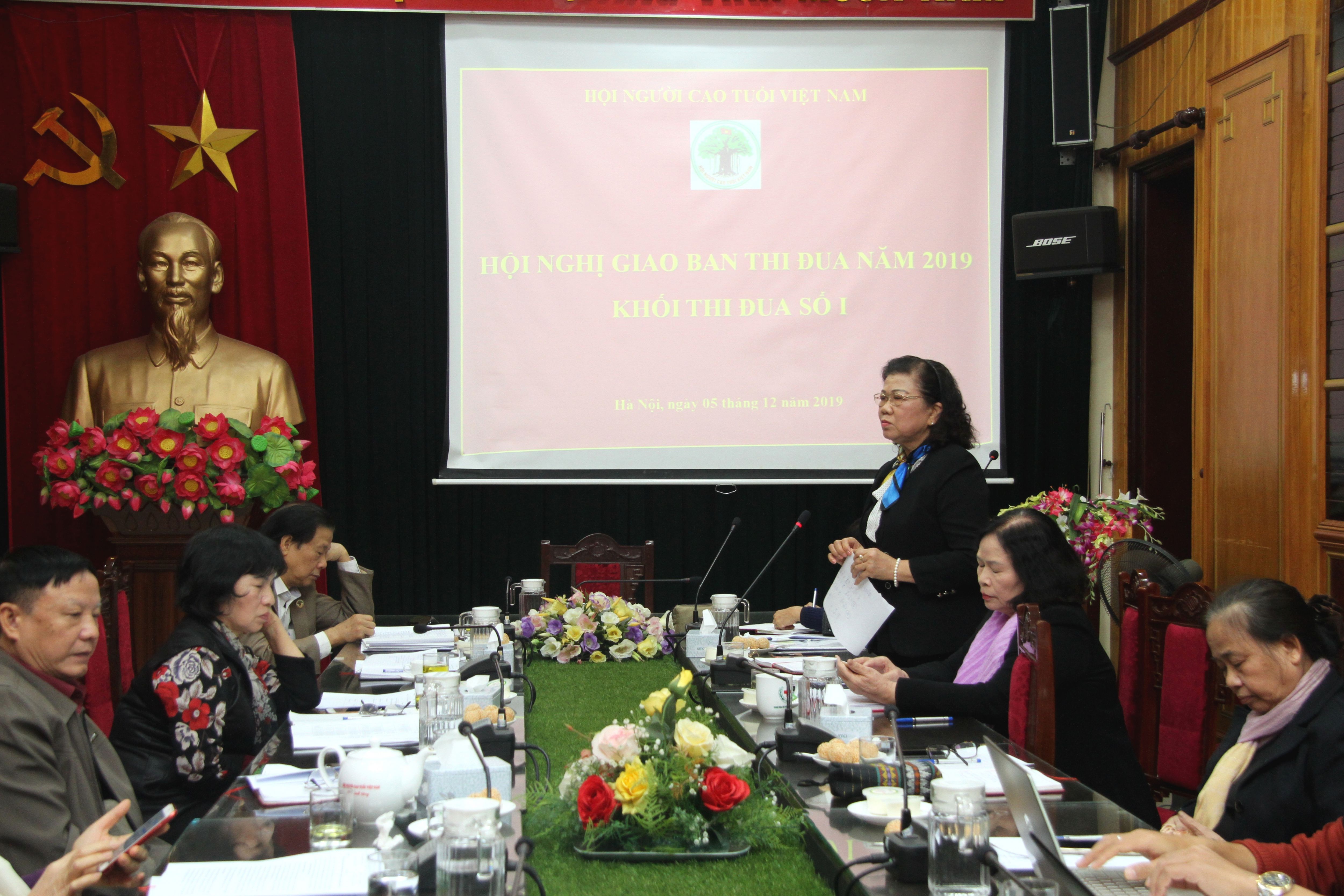 Ban Chăm s&oacute;c NCT tham luận