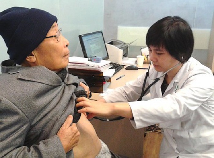 Số người nhập viện tăng cao khi trời lạnh. Ảnh B&aacute;o ANTĐ