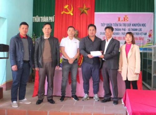 BIDV chi nhánh Hà Thành dành tặng 50 triệu đồng cho quỹ khuyến học thôn Thành Phú