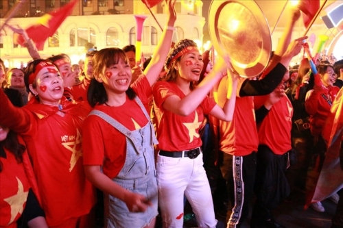 Người dân Hà Nội vỡ òa sau chiến thắng của U22 Việt Nam tại SEA Games 30