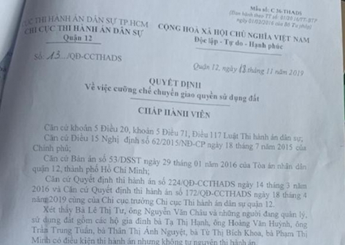 Chi cục Thi hành án dân sự quận 12, TP Hồ Chí Minh: Có dấu hiệu vi phạm tố tụng, cần dừng việc thi hành án?