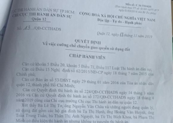 Chi cục Thi hành án dân sự quận 12, TP Hồ Chí Minh: Có dấu hiệu vi phạm tố tụng, cần dừng việc thi hành án?