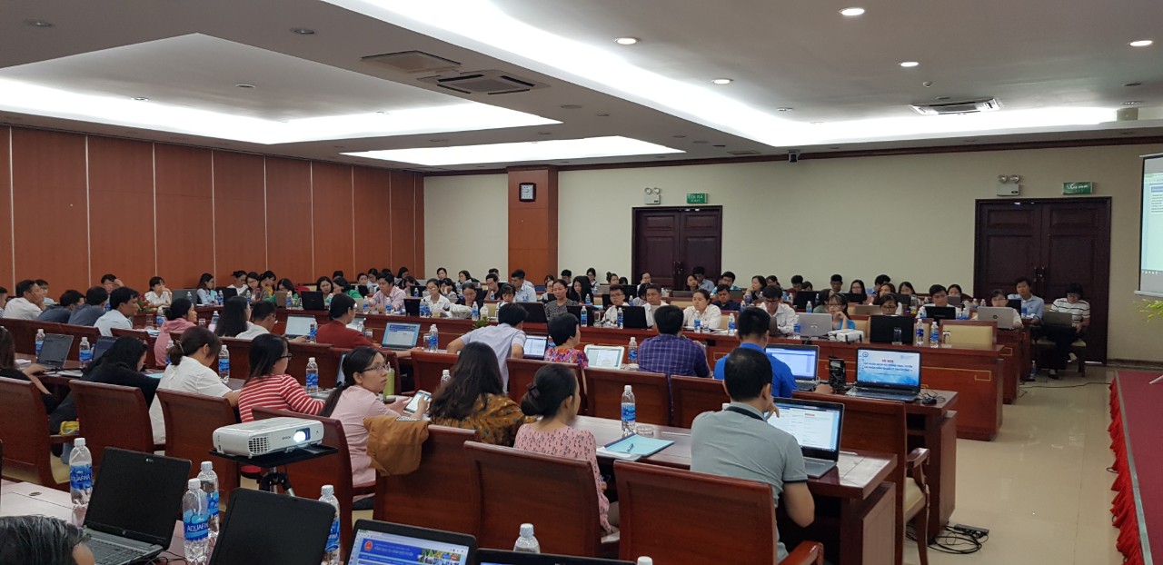 Tr&ecirc;n 200 c&aacute;n bộ đại diện C&ocirc;ng ty, Doanh nghiệp XNK c&aacute;c tỉnh ph&iacute;a Nam tham dự lớp tập huấn về quản l&yacute; thuốc Th&uacute; y