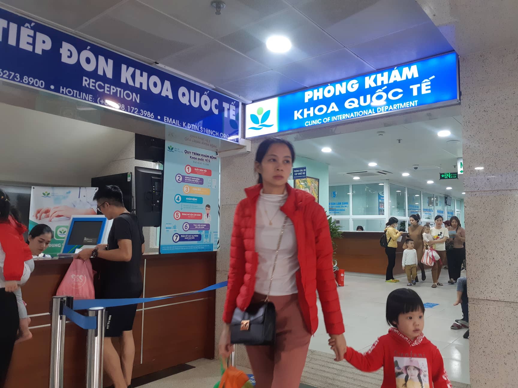 Đại diện bệnh viện đ&atilde; gặp gỡ gia đ&igrave;nh bệnh nhi th&ocirc;ng b&aacute;o kết luận của sự việc v&agrave; đ&atilde; được gia đ&igrave;nh bệnh nhi đồng thuận.