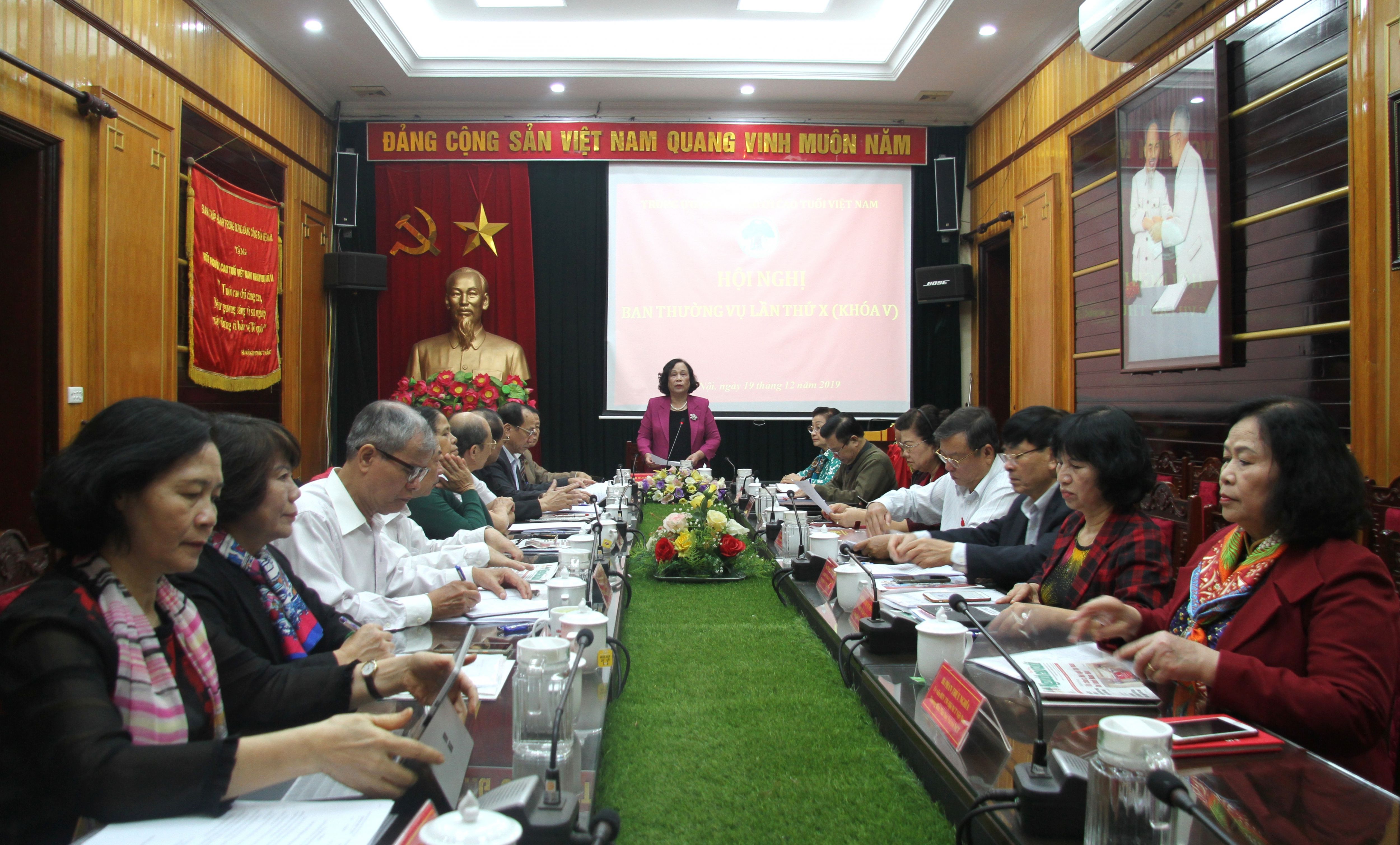 Chủ tịch Phạm Thị Hải Chuyền chủ tr&igrave; Hội nghị.