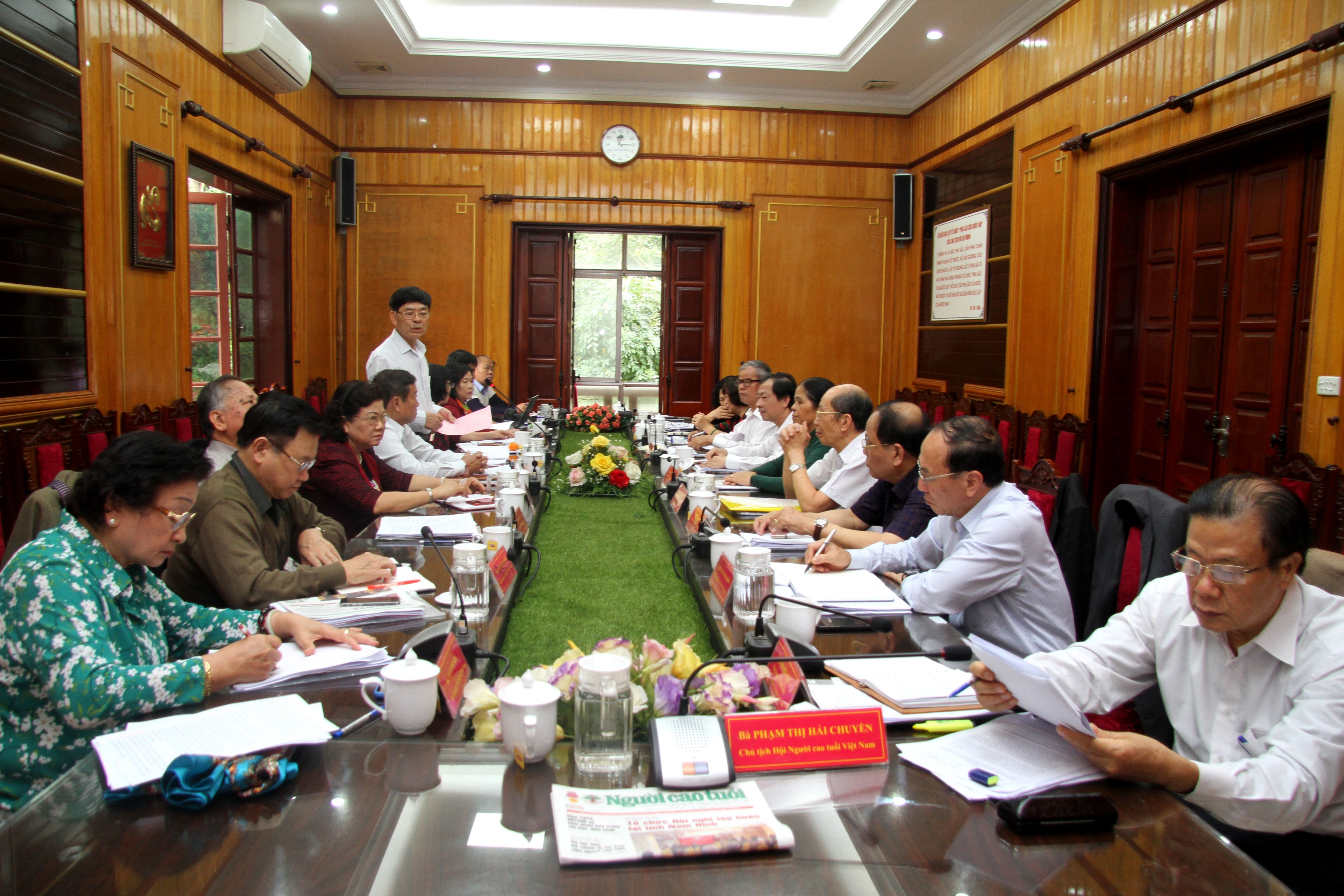 Đại biểu tham luận