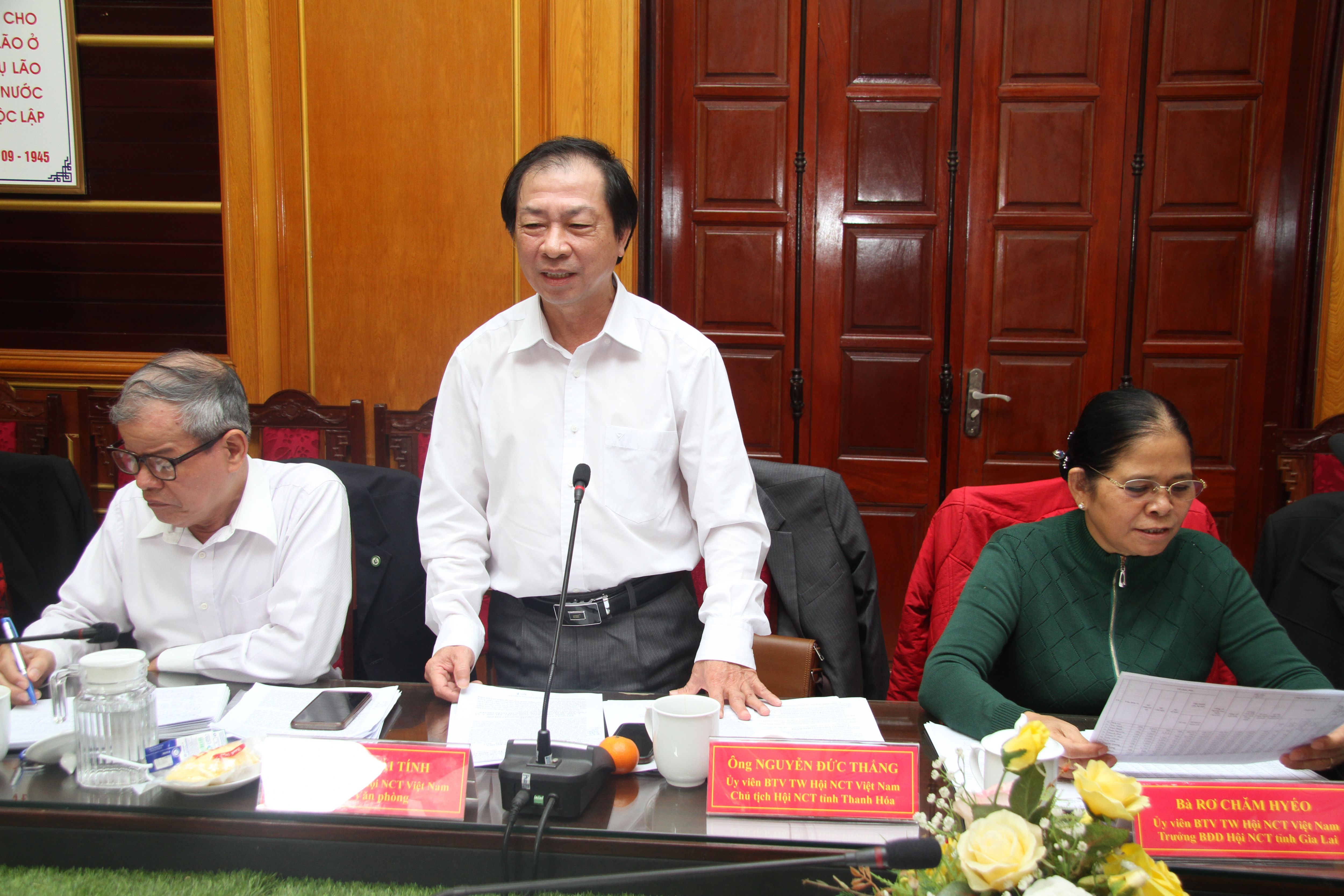 Đại biểu tham luận