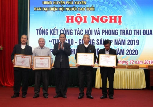 Huyện Phú Xuyên: Phấn đấu 100% Chi hội có Báo Người cao tuổi