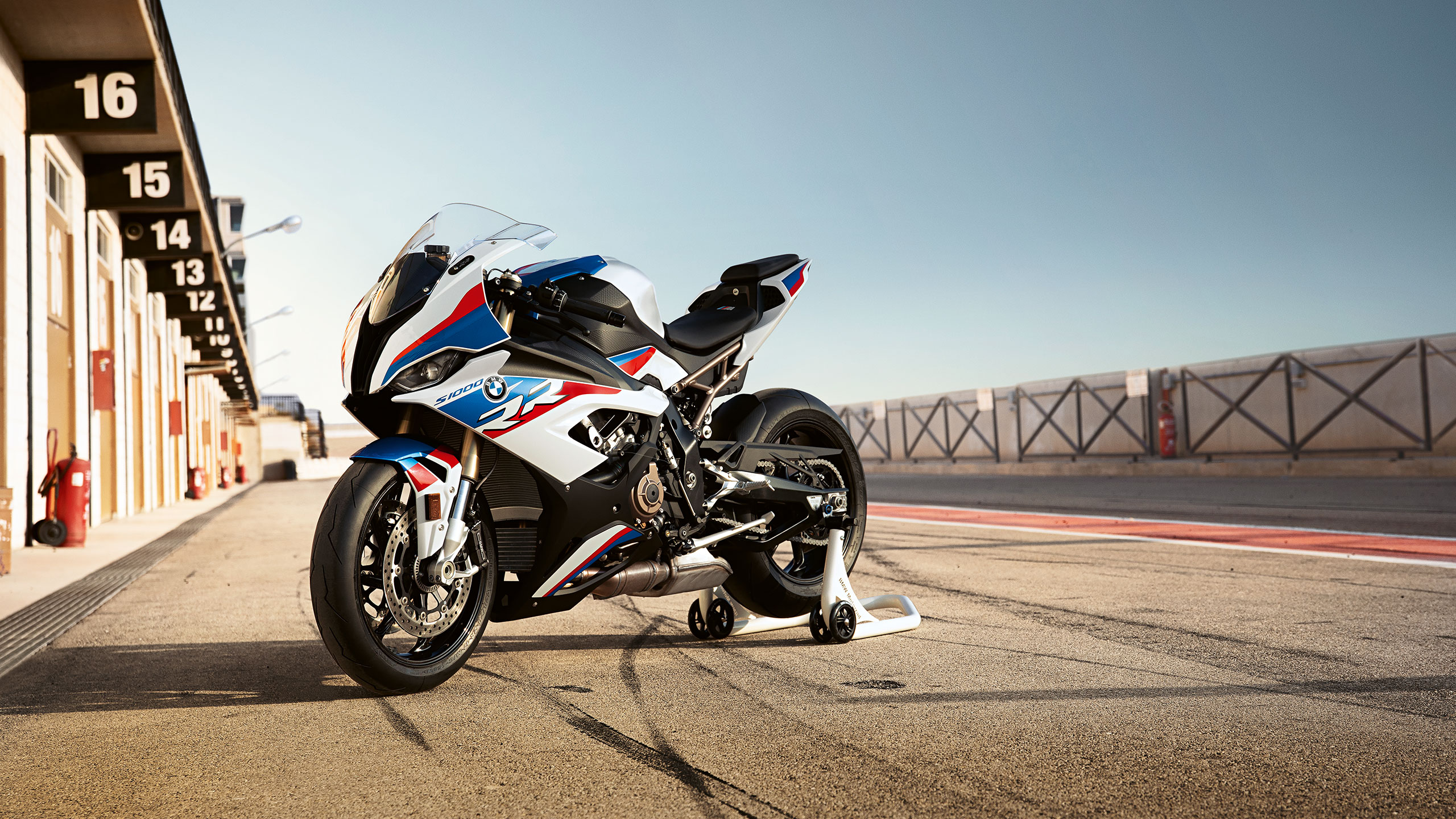 BMW Motorrad giới thiệu S 1000 RR hoàn toàn mới tại Việt Nam