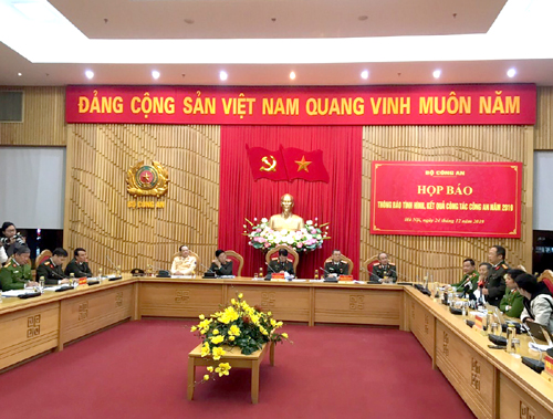 To&agrave;n cảnh họp b&aacute;o. Ảnh: VGP/Nguyễn Ho&agrave;ng