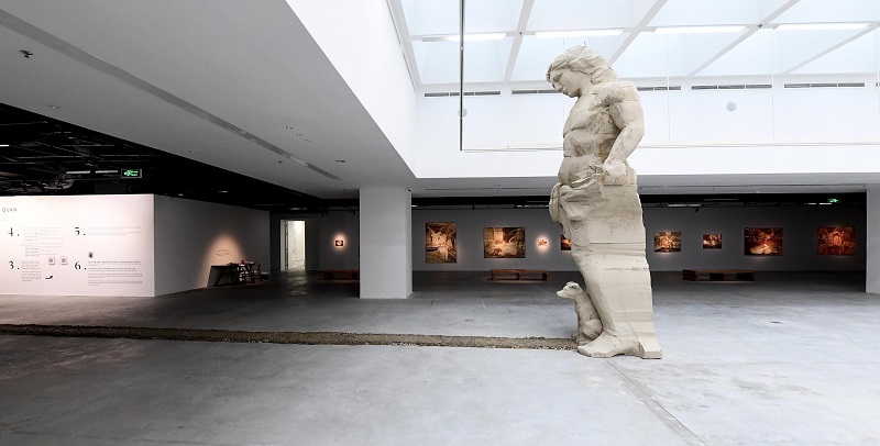 Khu vực skydome (giếng trời) tr&agrave;n ngập &aacute;nh s&aacute;ng tự nhi&ecirc;n tại VCCA.