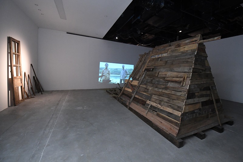 T&aacute;c phẩm &ldquo;6m vu&ocirc;ng từ năm 79&rdquo; của nghệ sĩ Phan Anh.