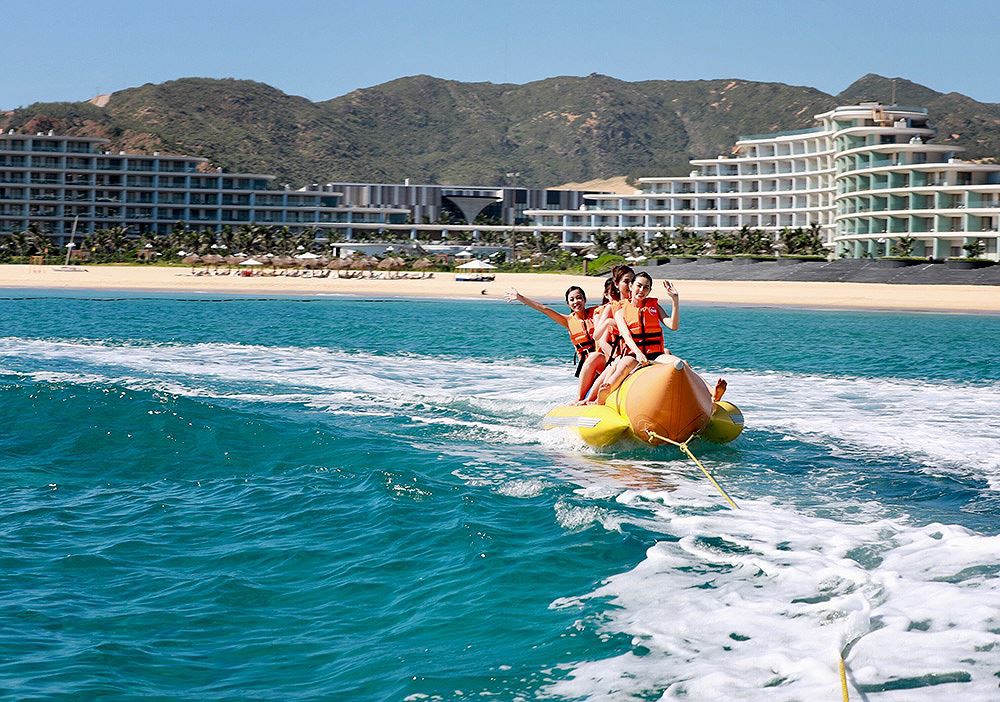 Chuyến du lịch l&agrave; cơ hội l&yacute; tưởng để c&aacute;c th&agrave;nh vi&ecirc;n trong tổ ấm c&oacute; thời gian gắn kết, thể hiện t&igrave;nh cảm v&agrave; chăm s&oacute;c lẫn nhau