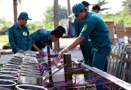 Trận địa pháo hoa trước giờ đón chào năm mới 2020