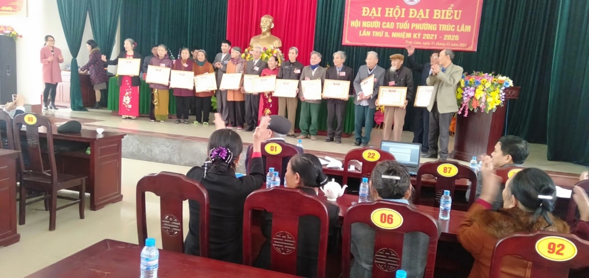 Thanh Hóa : Gần 94%  người cao tuổi ở toàn phường Trúc Lâm  tham gia sinh hoạt Hội NCT
