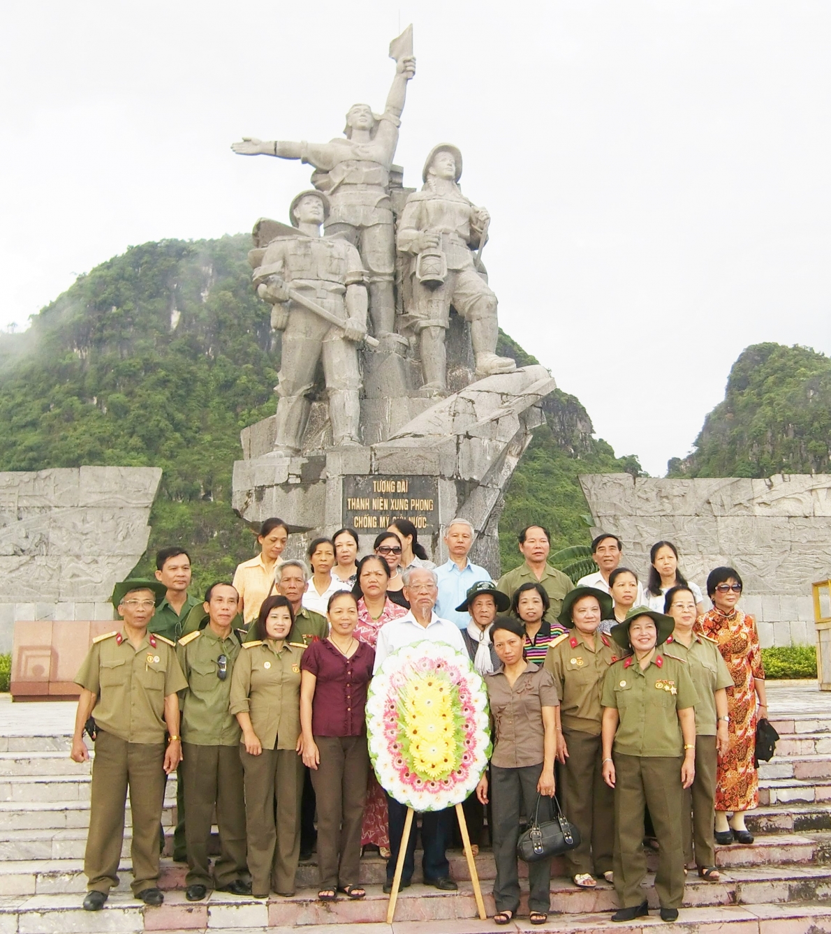 3509 anh yoan nghy thuyt hyyng xya ben tyyng yai thanh nien xung phong yau syyyng 20 quyyt thyngben byn song son